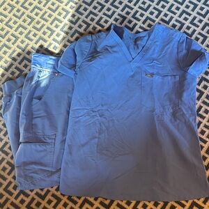 Figs Women's Zamora joggers and Catalina top. Would sell separately